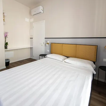 Montebello Comfort ゲストハウス 3*